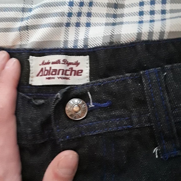 Blue embroidered jeans - Picture 2 of 3